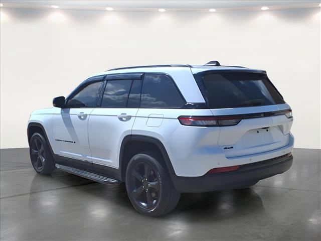 2024 Jeep Grand Cherokee Altitude - Photo 3