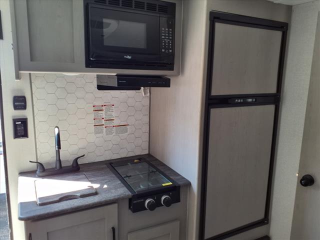 2023 Forest River Viking 18FQ  - Photo 5