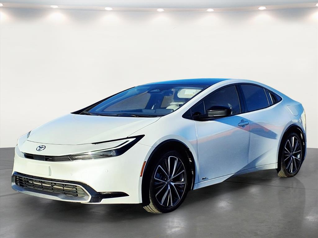 2023 Toyota Prius LE - main photo