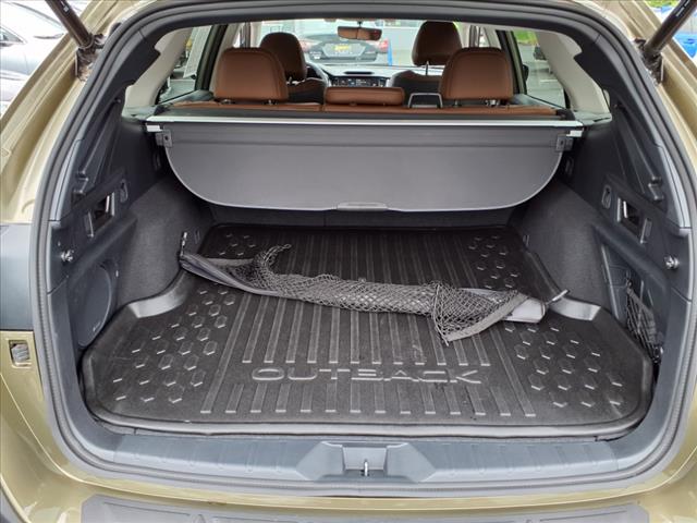 2022 Subaru Outback Touring XT