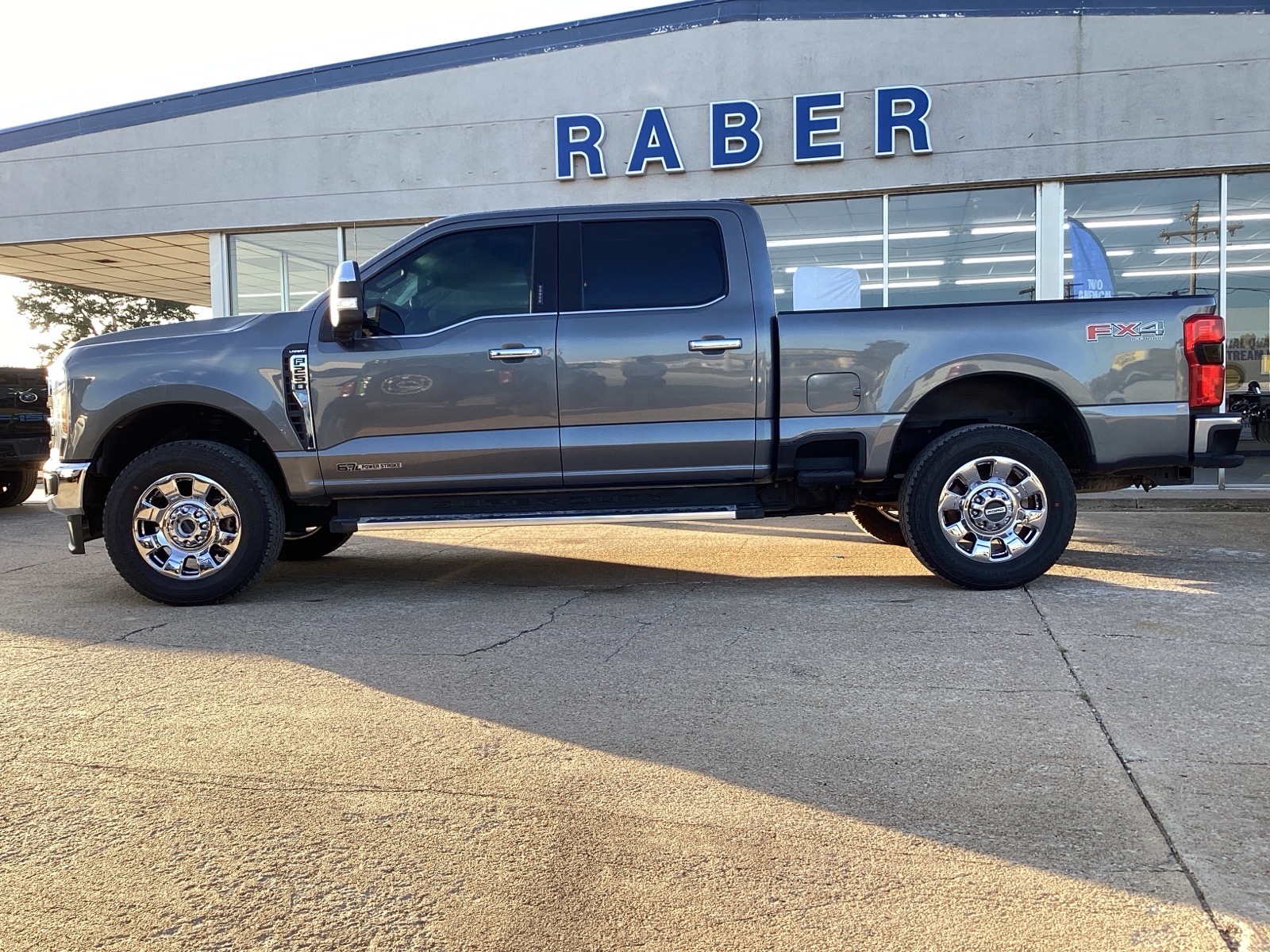 2023 Ford F-250 Super Duty Lariat Crew Cab 4WD