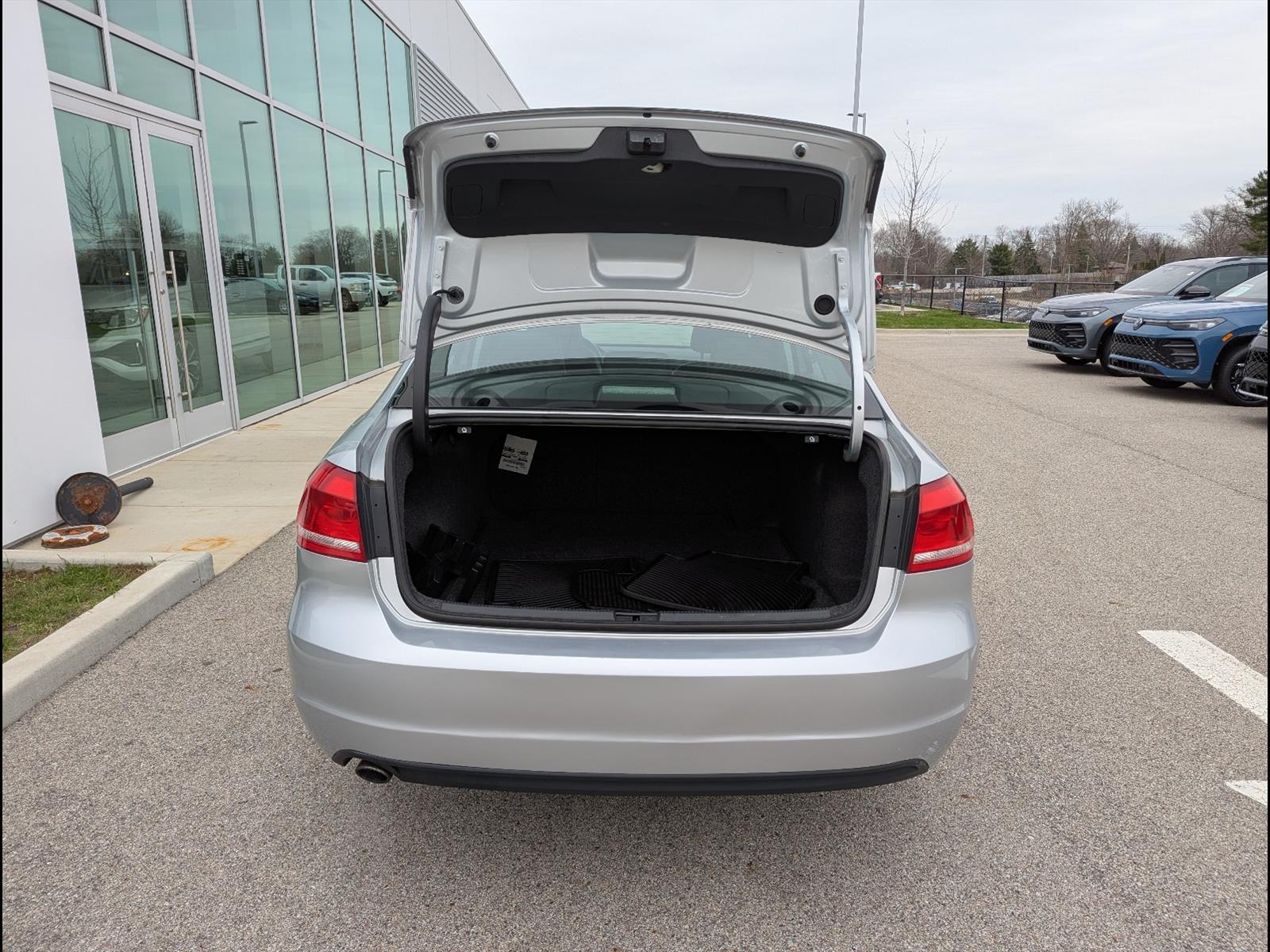 View vehicle photo 5