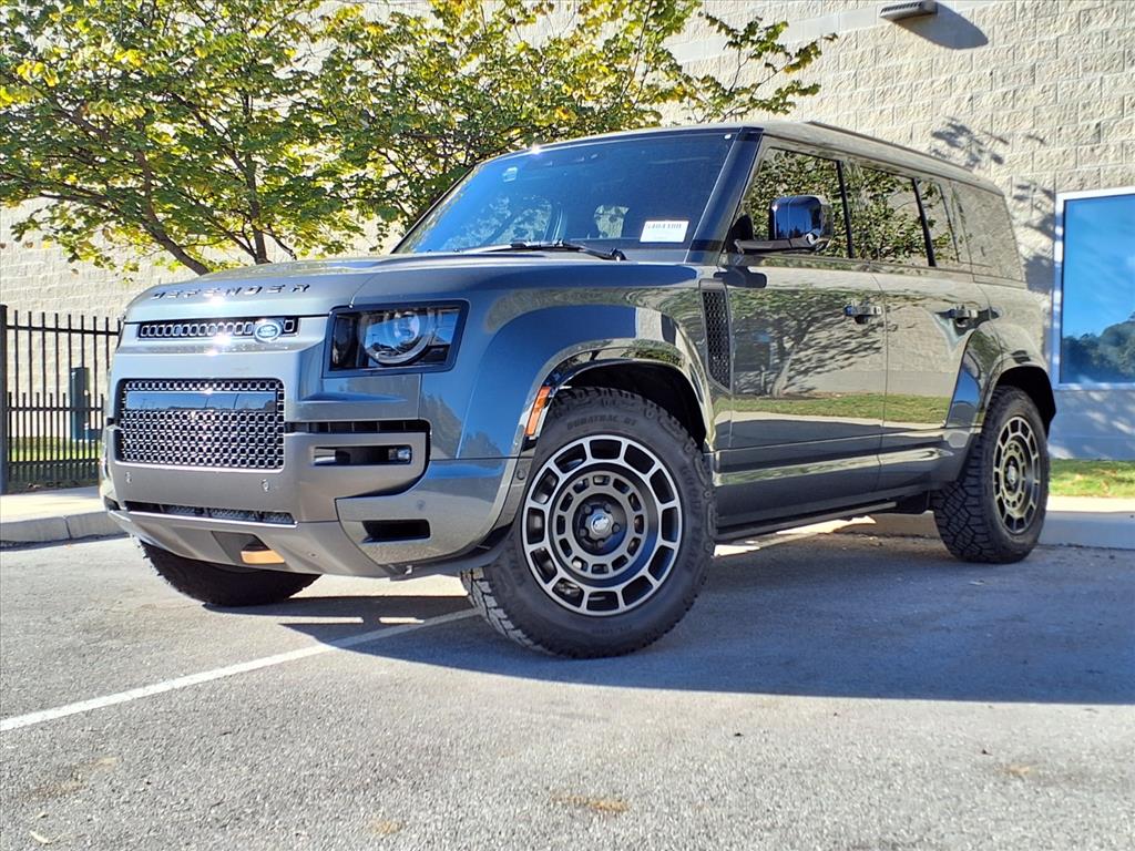 2025 Land Rover Defender OCTA Edition One