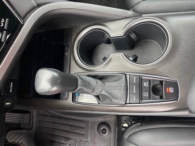 2022 Toyota Camry Hybrid SE