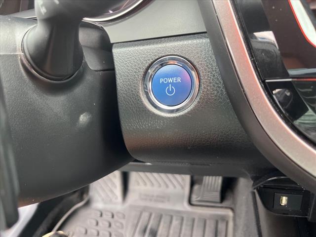 2022 Toyota Camry Hybrid SE