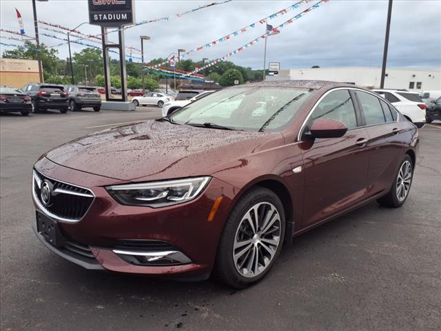 2019 Buick Regal Sportback Essence
