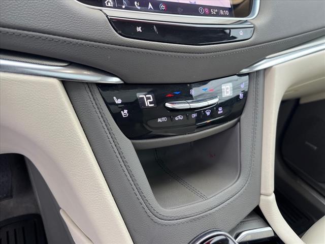 2022 Cadillac XT5 Premium Luxury