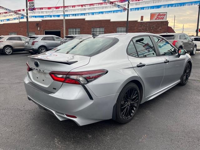 2022 Toyota Camry Hybrid SE