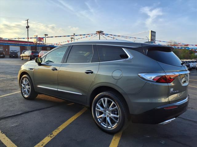 2022 Buick Enclave Essence