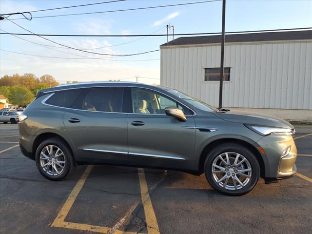 2022 Buick Enclave Essence