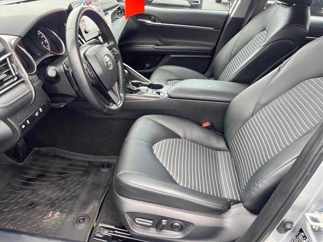 2022 Toyota Camry Hybrid SE