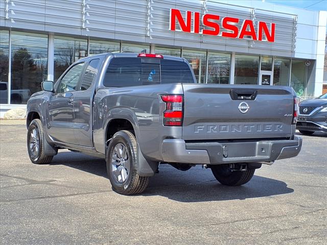 2025 Nissan Frontier SV