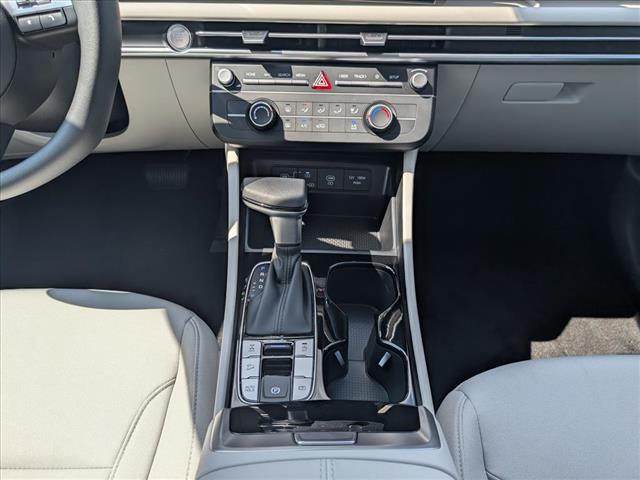 2025 Hyundai TUCSON SE - Photo 11
