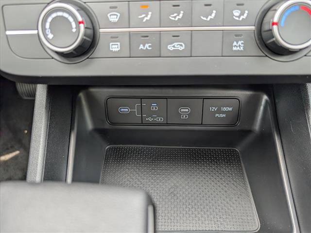 2025 Hyundai TUCSON SE - Photo 11