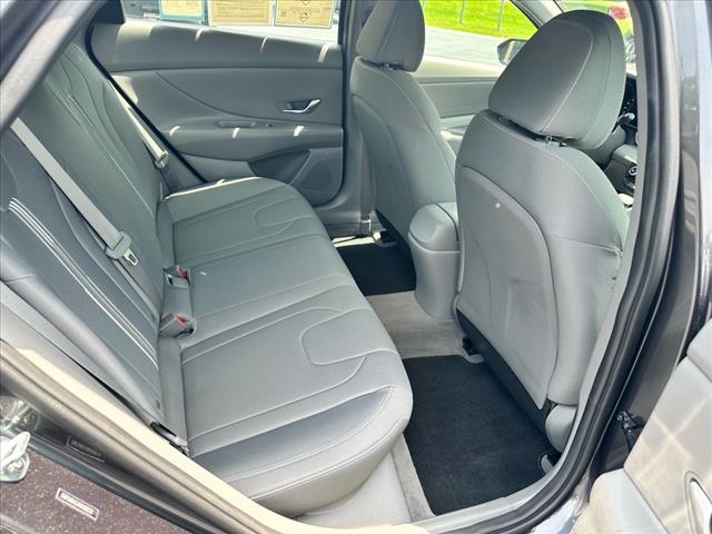2022 Hyundai ELANTRA SEL - Photo 11