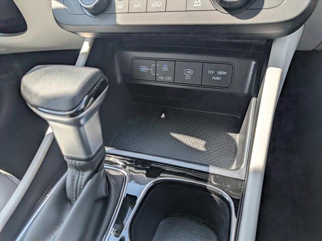 2025 Hyundai TUCSON SE - Photo 12