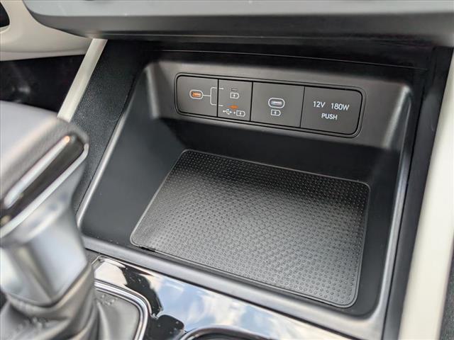 2025 Hyundai TUCSON SE - Photo 12