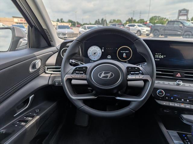 2025 Hyundai ELANTRA SEL Convenience - Photo 13