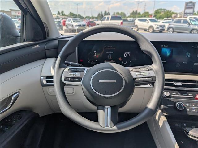 2025 Hyundai TUCSON SE - Photo 14