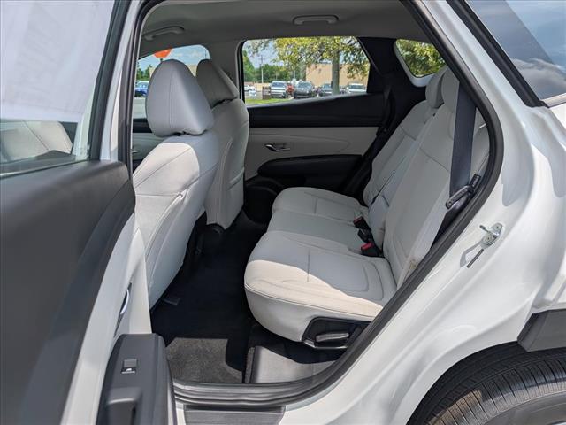 2025 Hyundai TUCSON SE - Photo 14