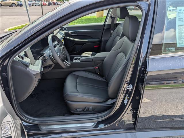 2025 Hyundai SONATA Hybrid Limited - Photo 14