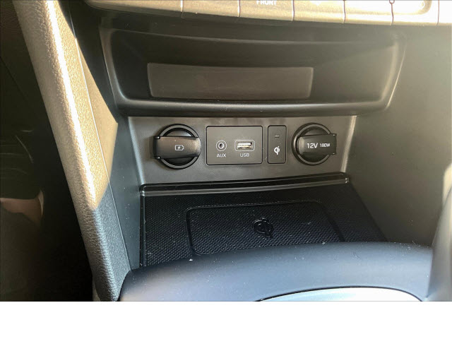 2021 Hyundai KONA Limited - Photo 16