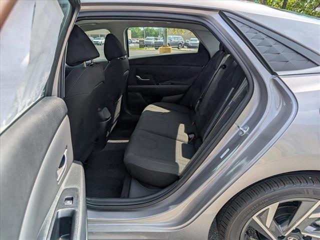 2025 Hyundai ELANTRA SEL Convenience - Photo 16