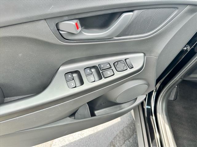 2023 Hyundai KONA SEL - Photo 19