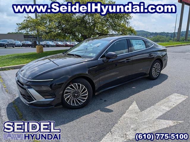 2025 Hyundai SONATA Hybrid Limited - Photo 1