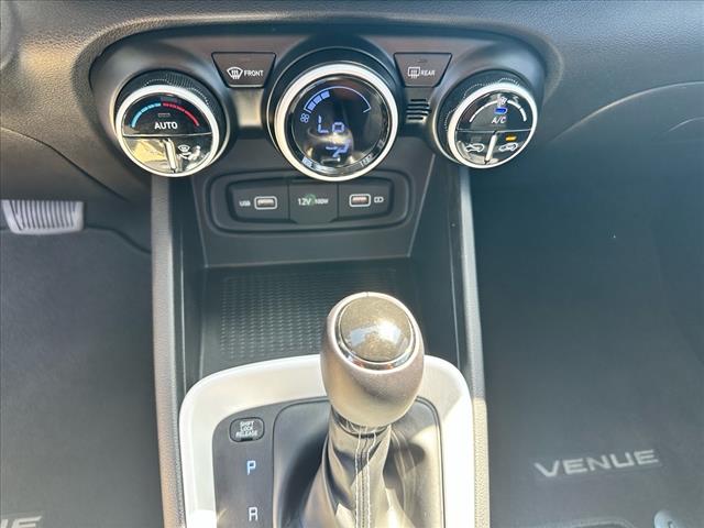 2022 Hyundai VENUE Limited - Photo 27