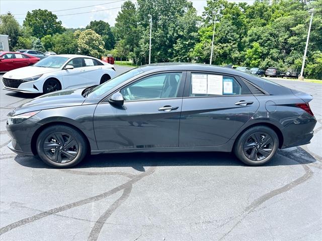 2022 Hyundai ELANTRA SEL - Photo 3
