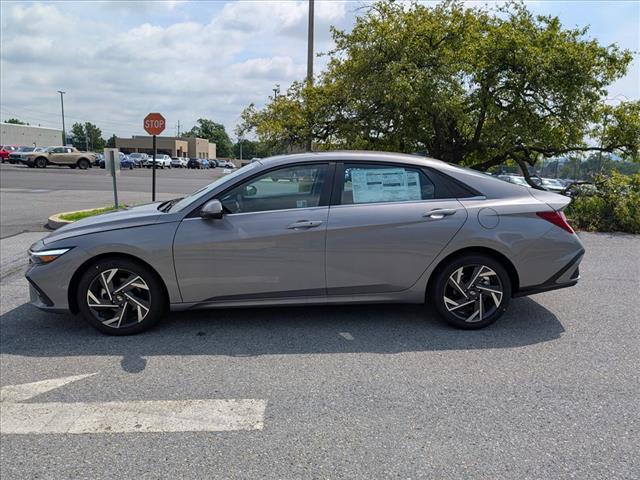 2025 Hyundai ELANTRA SEL Convenience - Photo 3