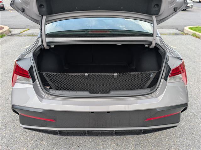 2025 Hyundai ELANTRA Hybrid Limited - Photo 5