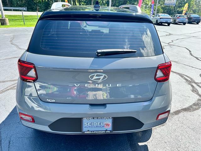 2022 Hyundai VENUE Limited - Photo 5