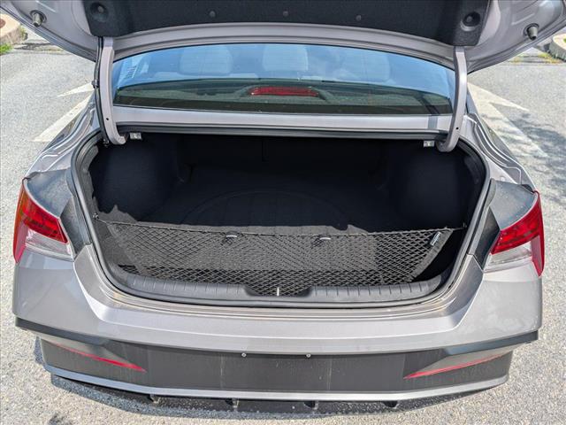 2025 Hyundai ELANTRA SEL Convenience - Photo 6