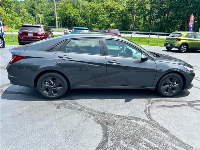 2022 Hyundai ELANTRA SEL - Photo 7