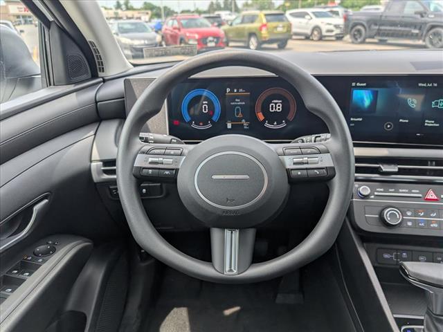 2025 Hyundai TUCSON SE - Photo 8