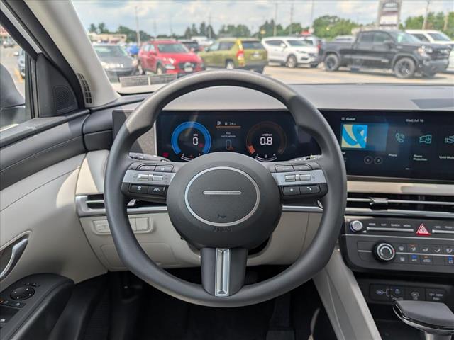 2025 Hyundai TUCSON SE - Photo 8