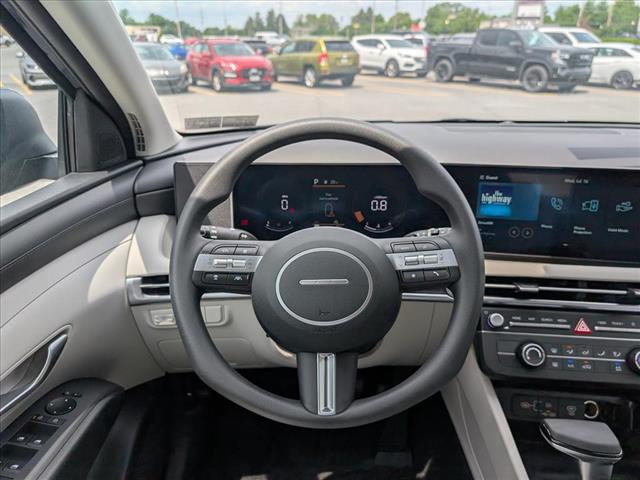 2025 Hyundai TUCSON SE - Photo 8