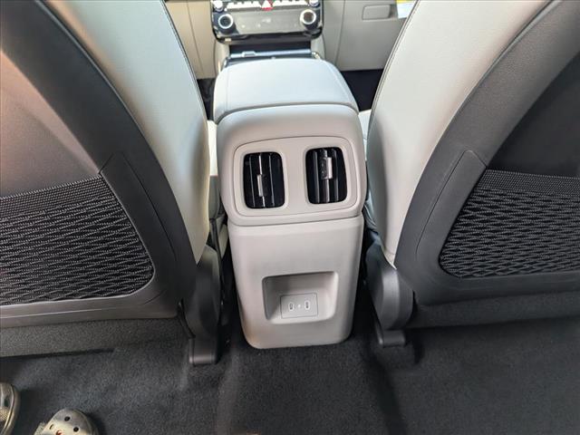 2025 Hyundai TUCSON Limited - Photo 8