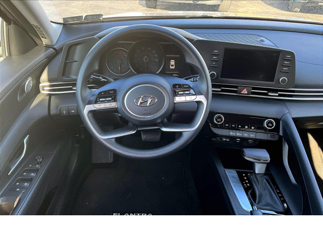2023 Hyundai ELANTRA SEL - Photo 8