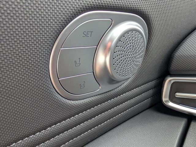 2025 Hyundai ELANTRA Hybrid Limited - Photo 9
