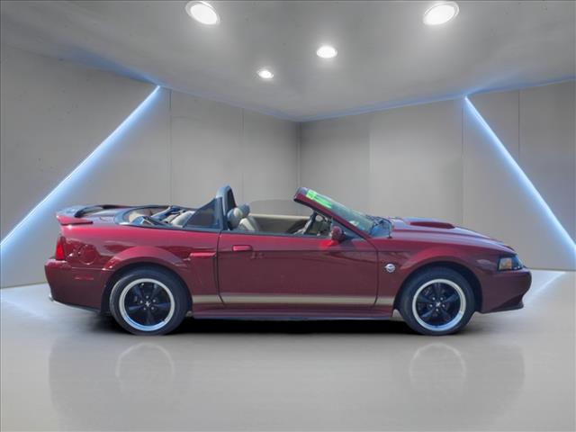 2004 Ford Mustang GT Deluxe