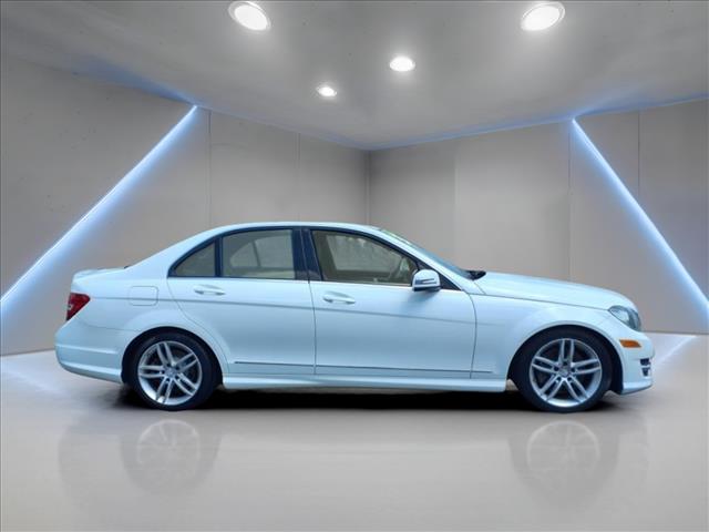 2013 Mercedes-Benz C-Class C 300 Luxury 4MATIC