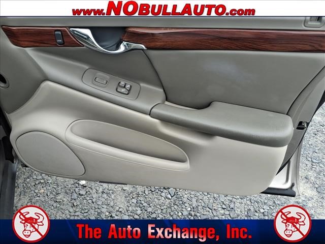2004 Cadillac DeVille Base:RS25169