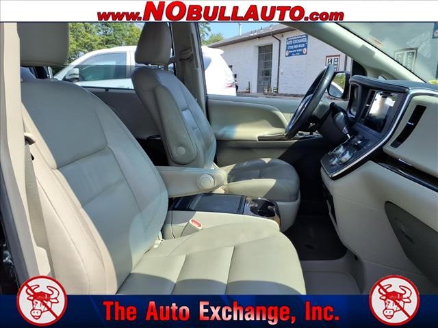 2016 Toyota Sienna XLE 7-Passenger Auto Access Seat:RS25198