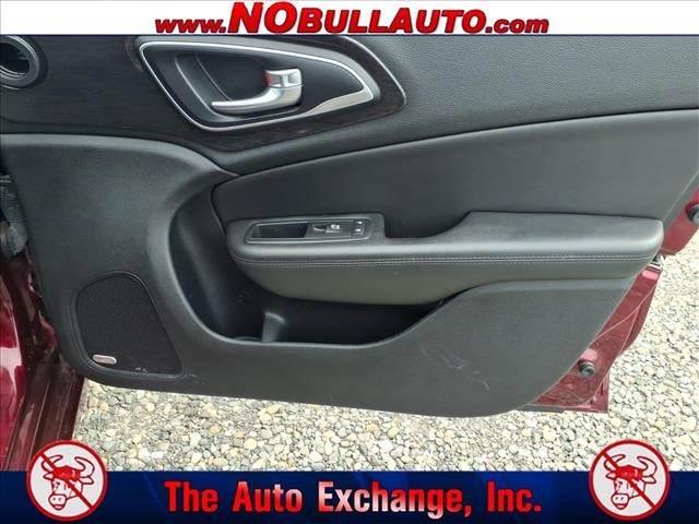 2015 Chrysler 200 C:RS25138