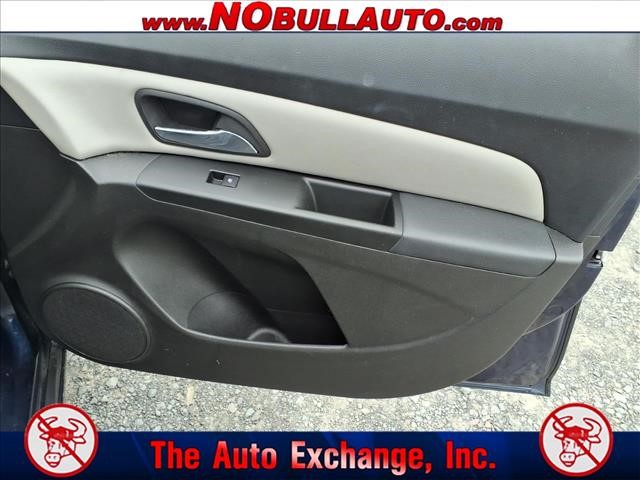 2011 Chevrolet Cruze LS:198285