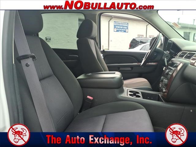 2011 Chevrolet Suburban LS:RS25184