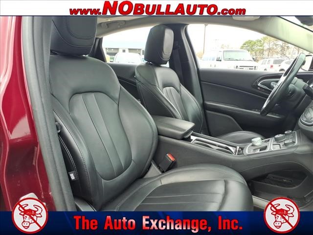 2015 Chrysler 200 C:RS25138